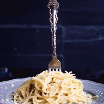 spaghetti aglio olio from baconismagic.ca